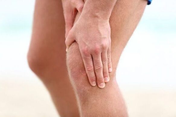 Pain in the knee joint with arthrosis